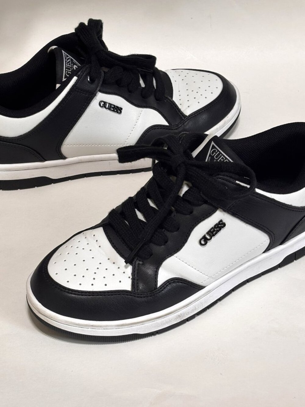 Guess Women's Rubinn Sneakers size 9